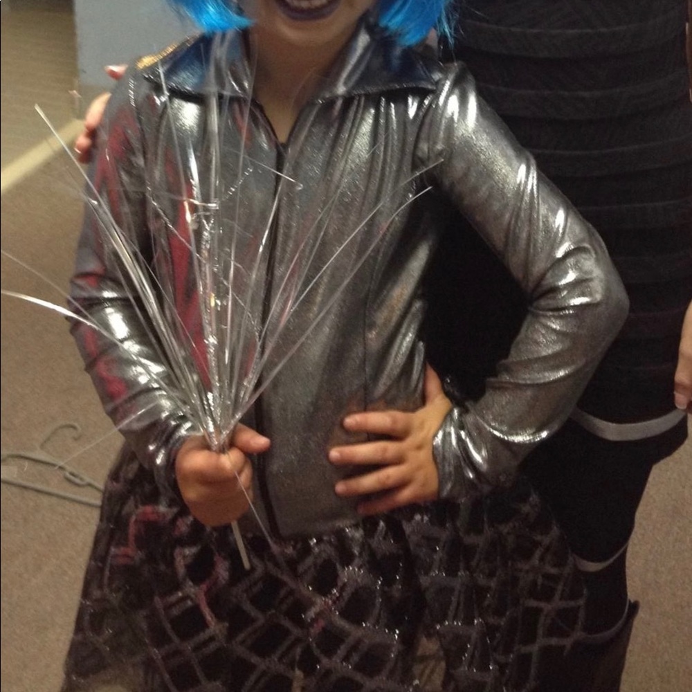Girls size 7/8 pageant wear. Futuristic Tin Man